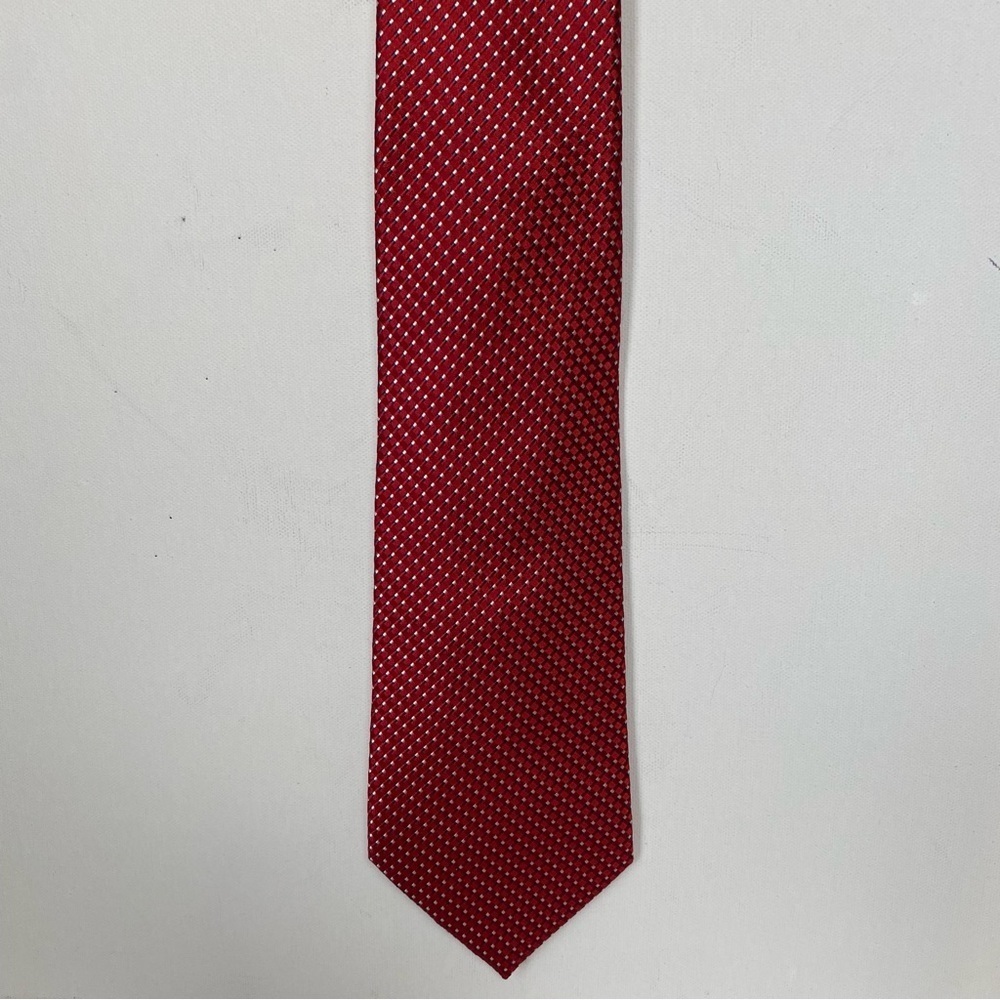 Jones New York Men 100% Silk Red/Dots Necktie. - Picture 3 of 7
